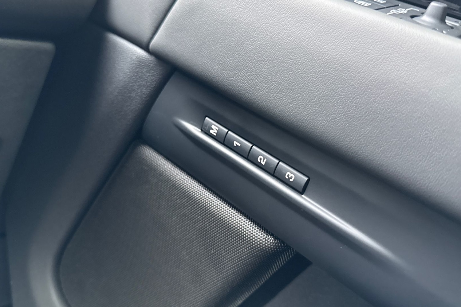 Used Land Rover Range Rover Evoque 2024 for sale - 76929236: Photo 25