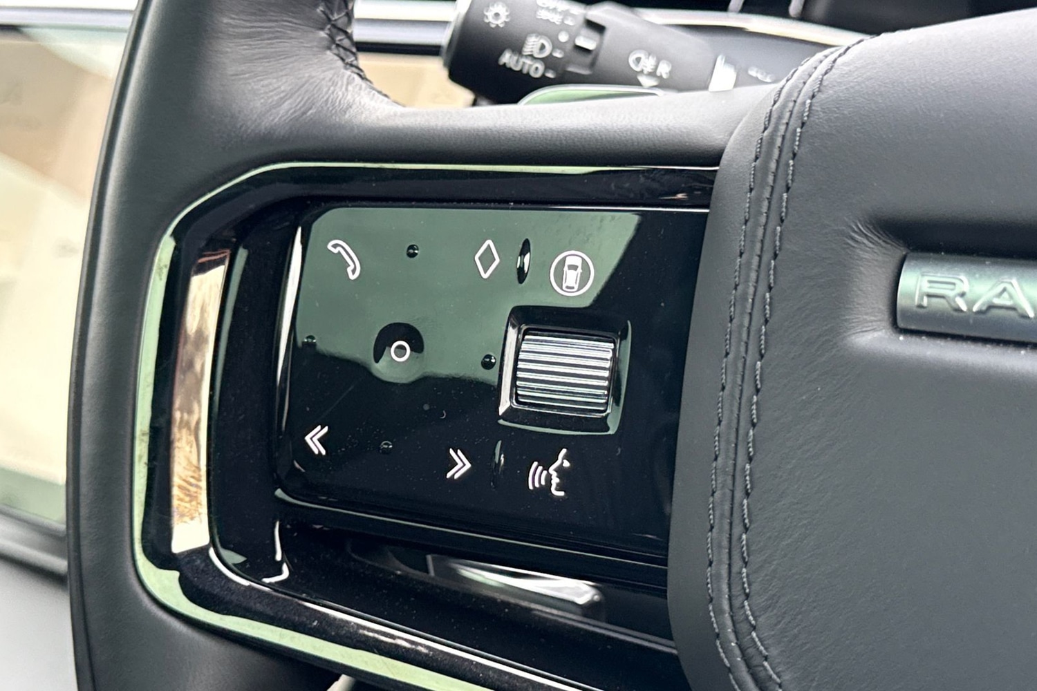 Used Land Rover Range Rover Evoque 2024 for sale - 76929236: Photo 33