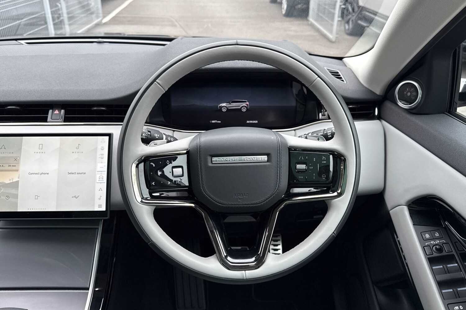 Used Land Rover Range Rover Evoque 2025 for sale - 76102142: Photo 15
