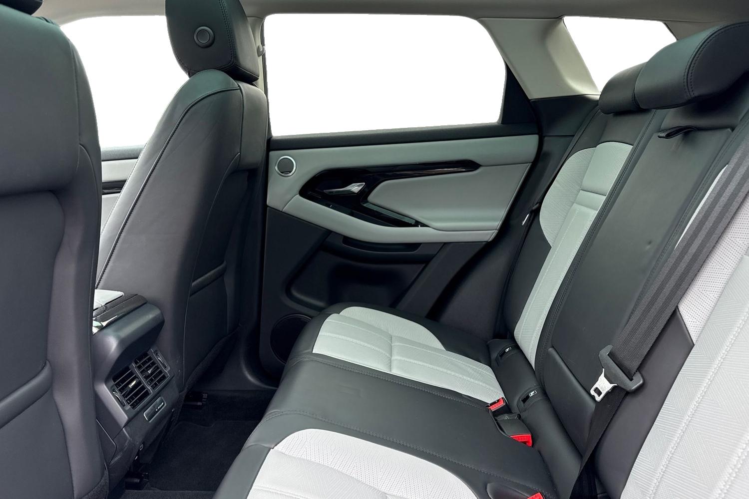 Used Land Rover Range Rover Evoque 2025 for sale - 76102142: Photo 4