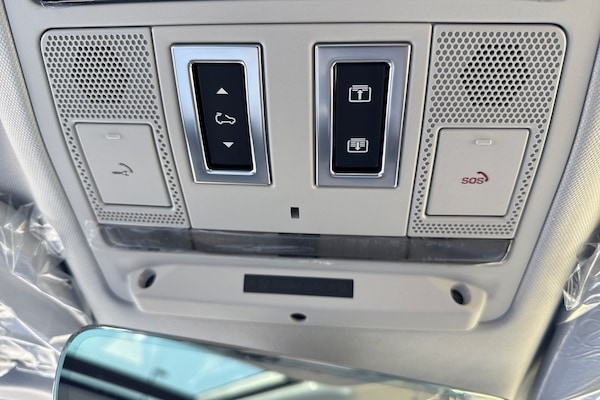 Used Land Rover Defender 110 2025 for sale - 75524923: Photo 37