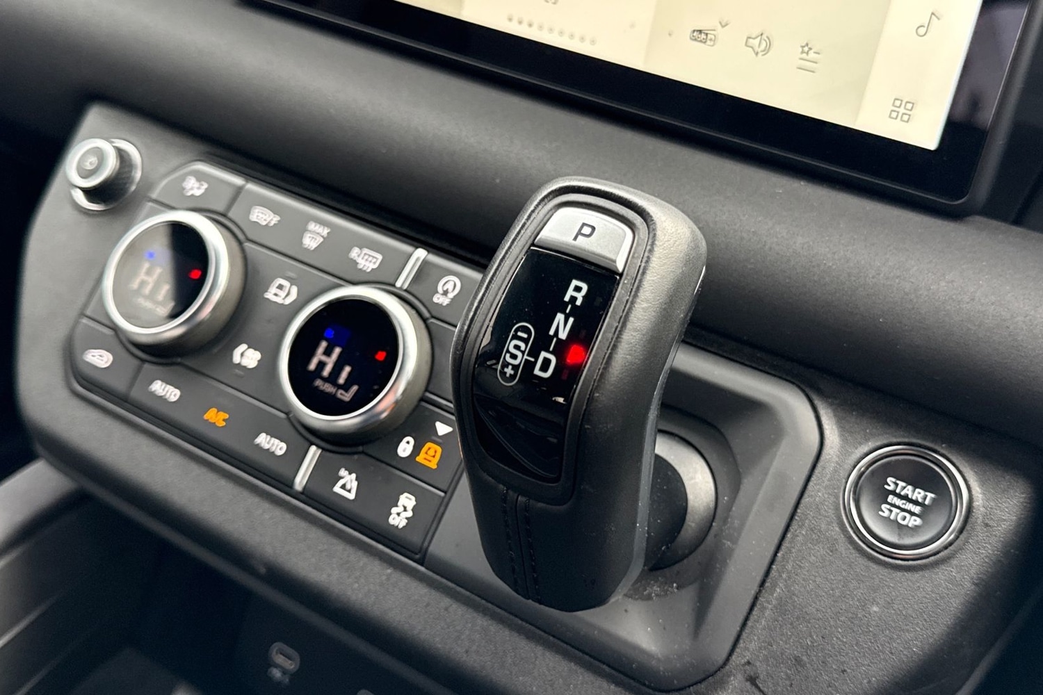 Used Land Rover Defender 110 2023 for sale - 76836365: Photo 14