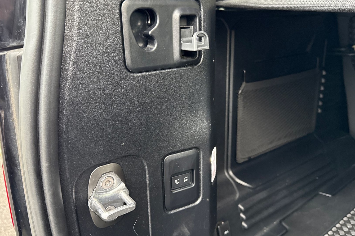 Used Land Rover Defender 110 2023 for sale - 76836365: Photo 28