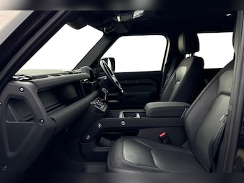 Used Land Rover Defender 110 2023 for sale - 76836365: Photo