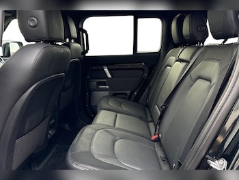 Used Land Rover Defender 110 2023 for sale - 76836365: Photo