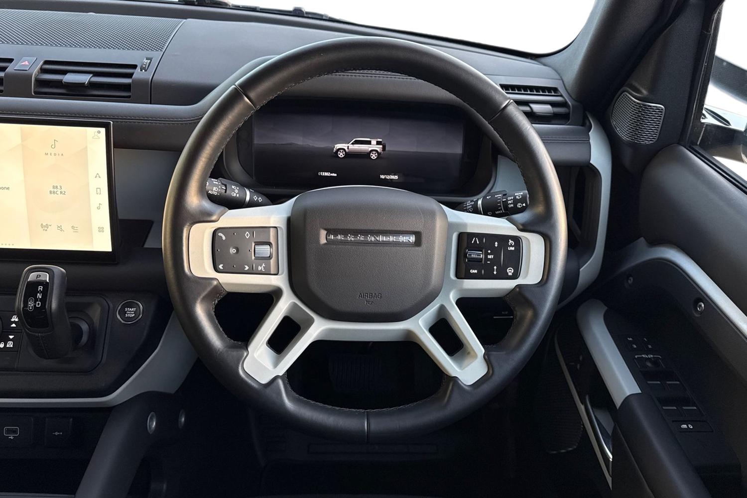 Used Land Rover Defender 2024 for sale - 76902571: Photo 16