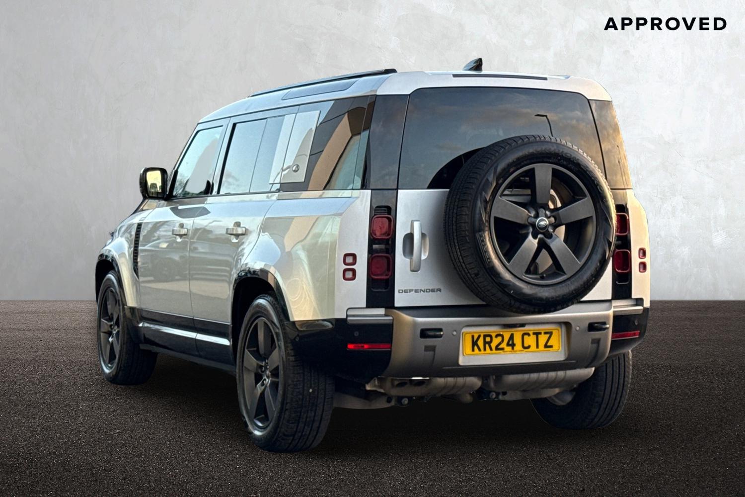 Used Land Rover Defender 2024 for sale - 76902571: Photo 2