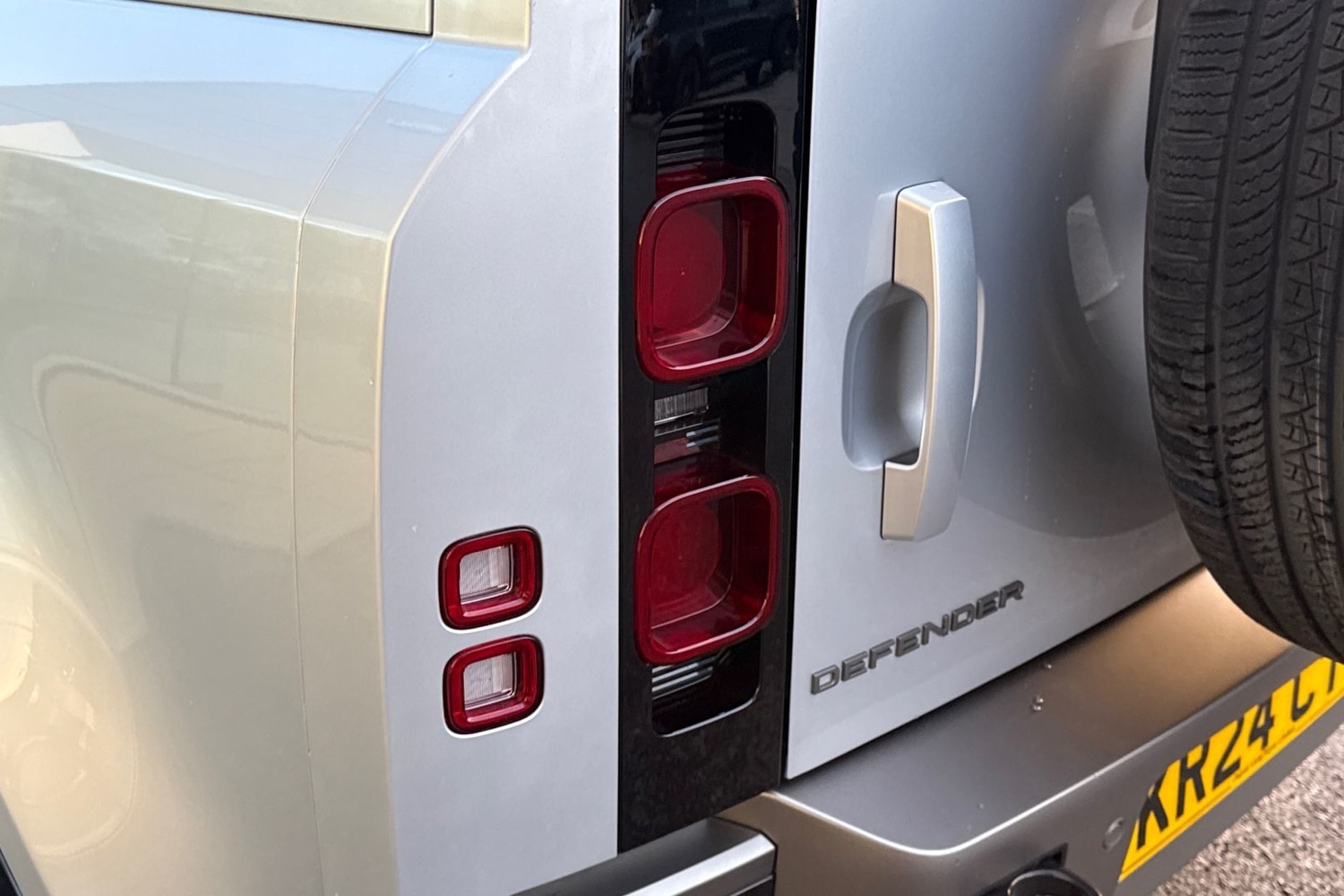 Used Land Rover Defender 2024 for sale - 76902571: Photo 20