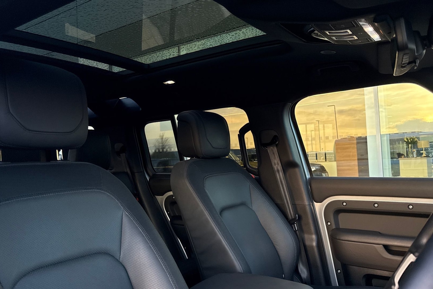 Used Land Rover Defender 2024 for sale - 76902571: Photo 22