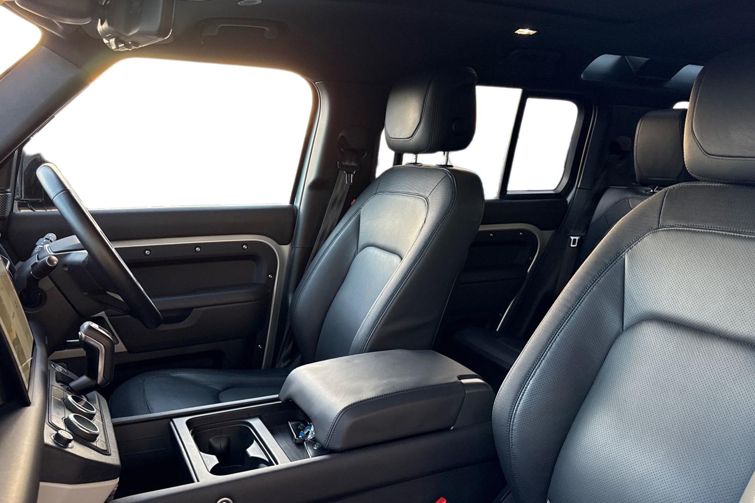 Used Land Rover Defender 2024 for sale - 76902571: Photo 3