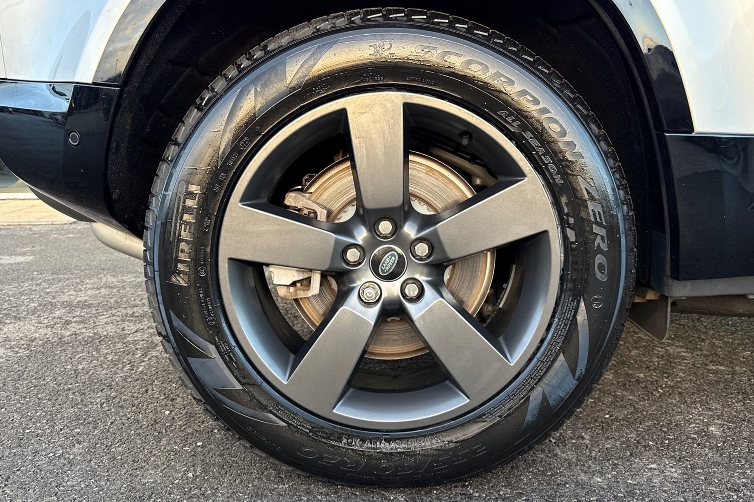 Used Land Rover Defender 2024 for sale - 76902571: Photo 33