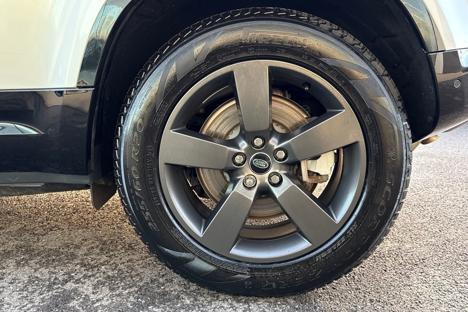 Used Land Rover Defender 2024 for sale - 76902571: Photo 35