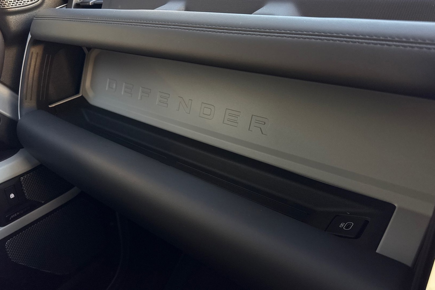 Used Land Rover Defender 2024 for sale - 76902571: Photo 44