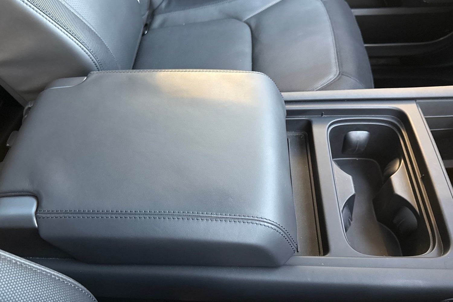 Used Land Rover Defender 2024 for sale - 76902571: Photo 50