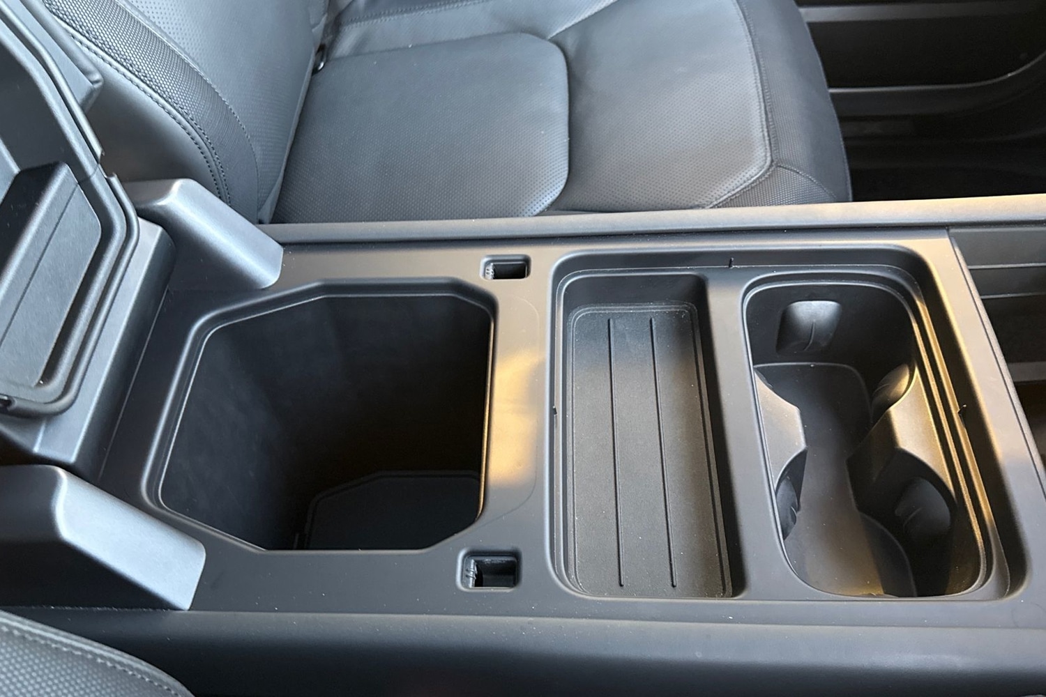 Used Land Rover Defender 2024 for sale - 76902571: Photo 51