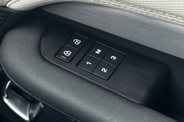 Used Land Rover Discovery 2024 for sale - 75745223: Photo 25