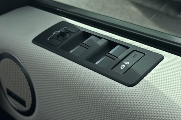 Used Land Rover Discovery 2024 for sale - 75745223: Photo 31