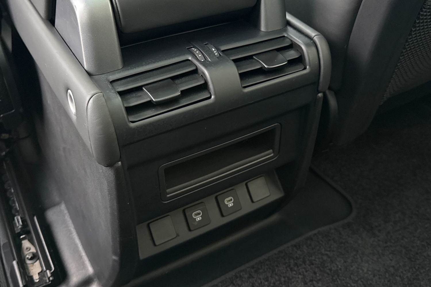 Used Land Rover Defender 2024 for sale - 77194810: Photo 19