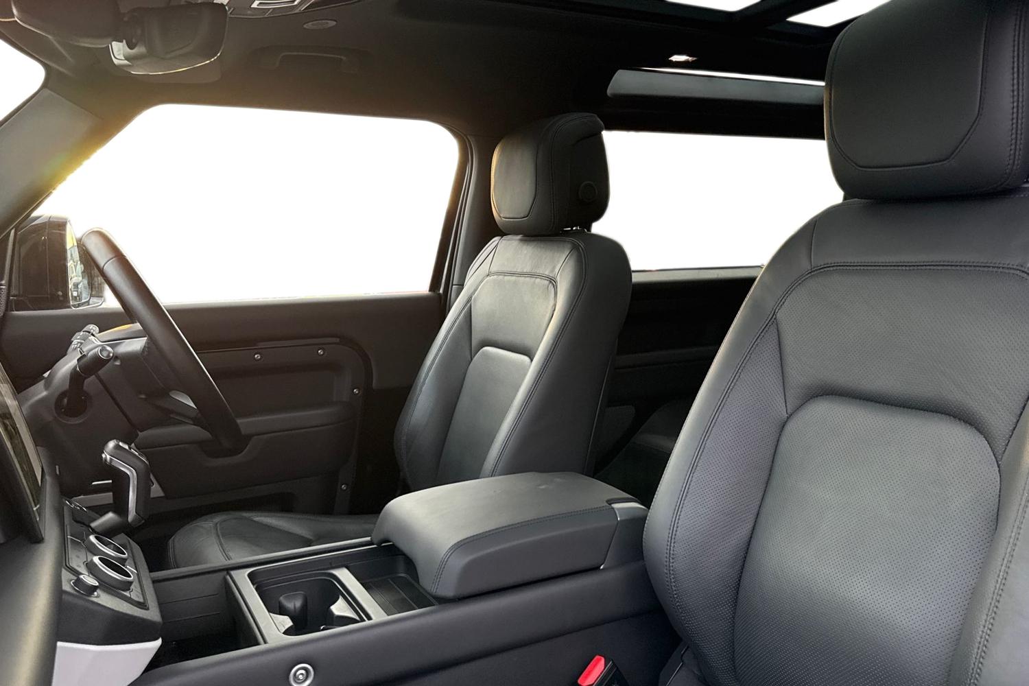 Used Land Rover Defender 2024 for sale - 77194810: Photo 3