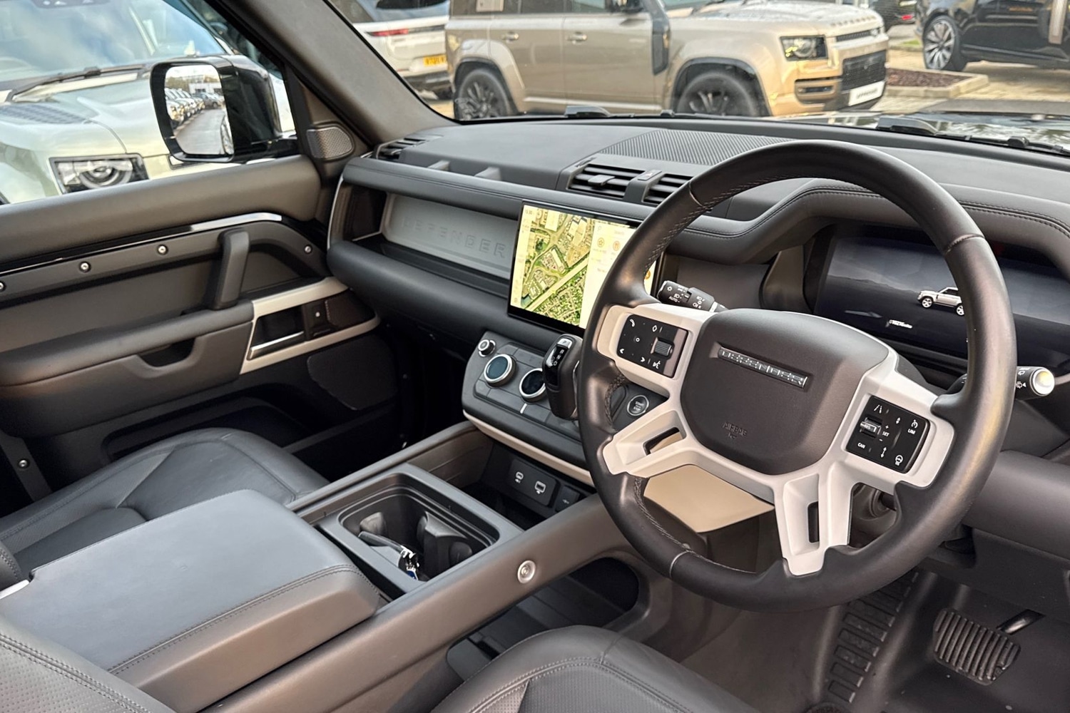 Used Land Rover Defender 2024 for sale - 77194810: Photo 32