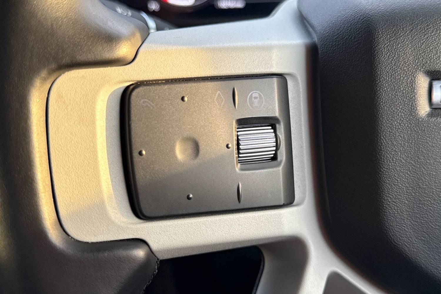 Used Land Rover Defender 2024 for sale - 77194810: Photo 44