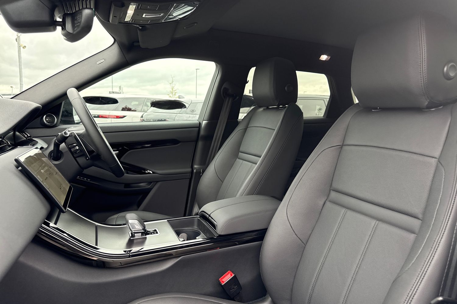 Used Land Rover Range Rover Evoque 2025 for sale - 76274584: Photo 11