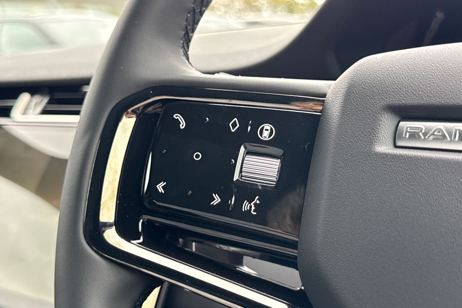 Used Land Rover Range Rover Evoque 2025 for sale - 76274584: Photo 17