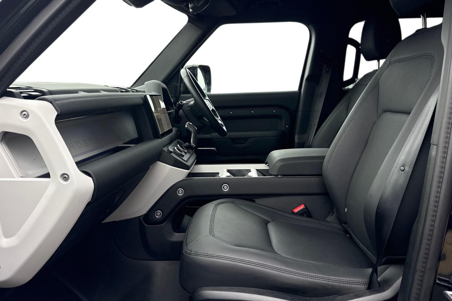 Used Land Rover Defender 110 2024 for sale - 77399691: Photo 3