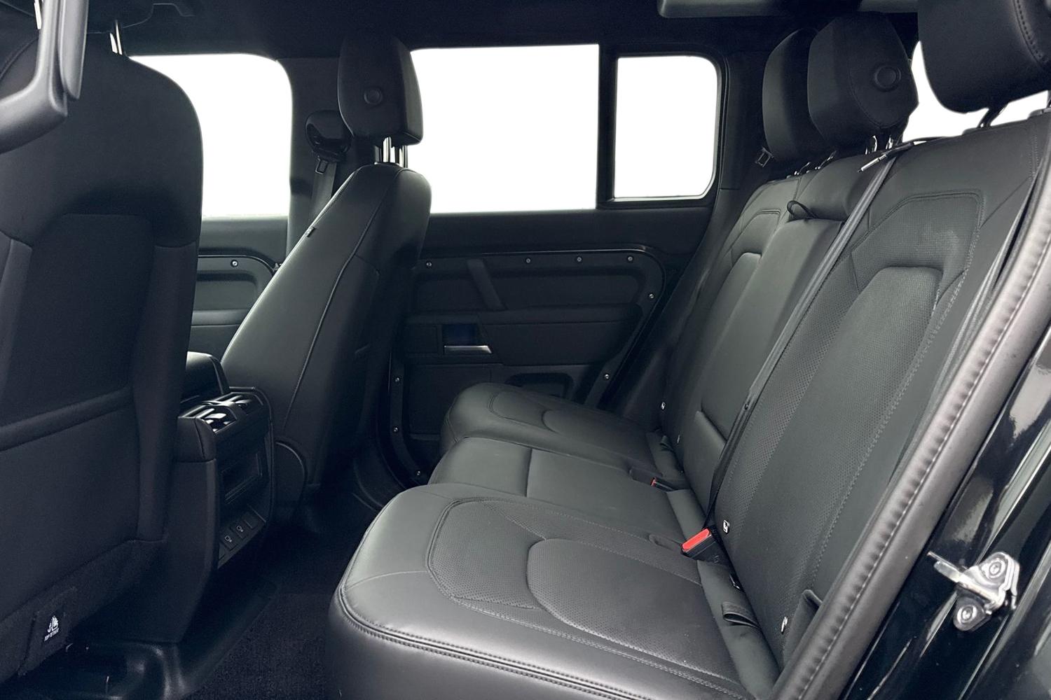 Used Land Rover Defender 110 2024 for sale - 77399691: Photo 4