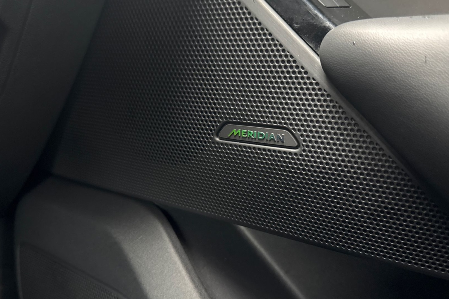 Used Land Rover Range Rover Velar 2024 for sale - 77199422: Photo 25