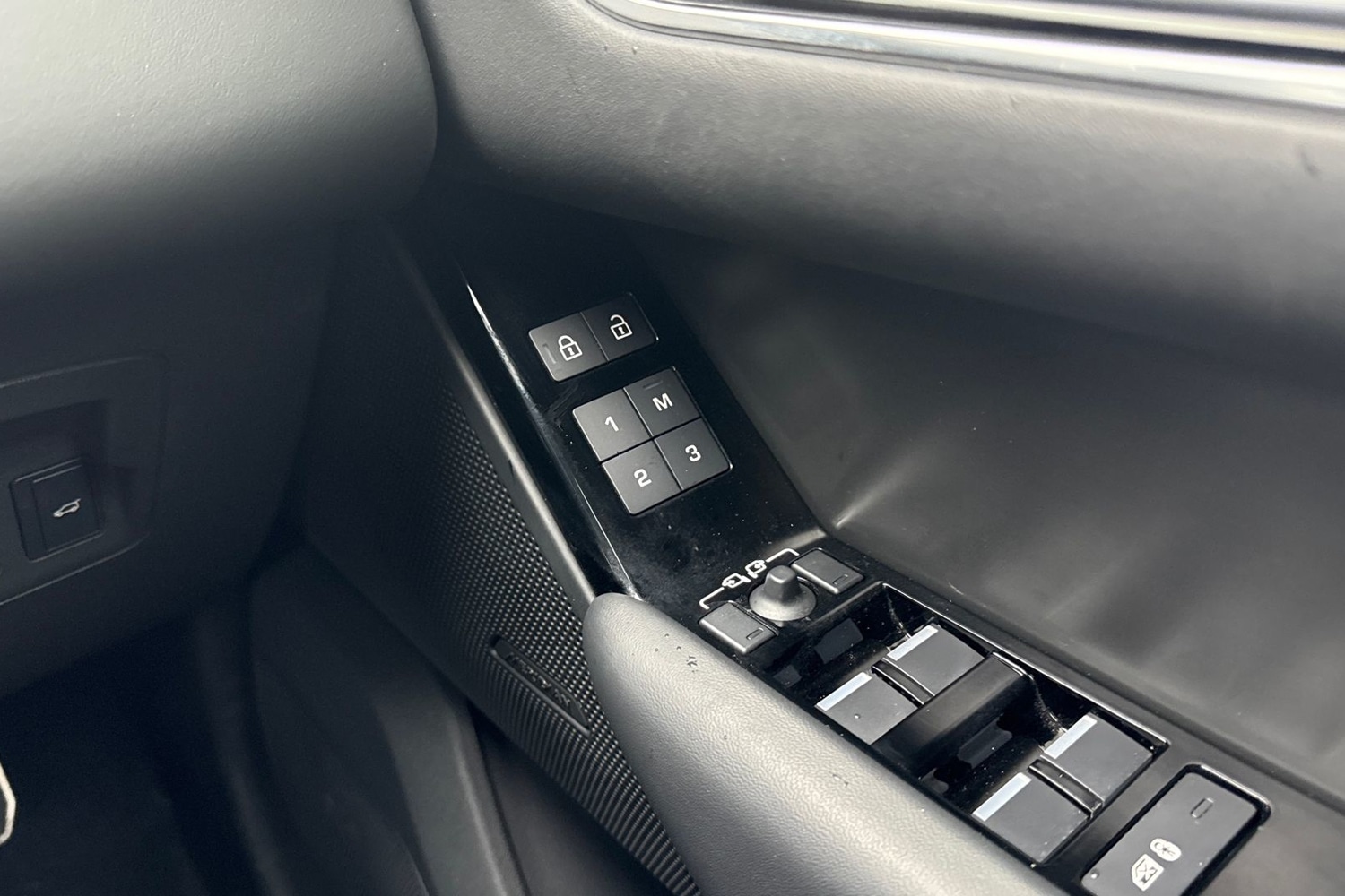 Used Land Rover Range Rover Velar 2024 for sale - 77199422: Photo 26