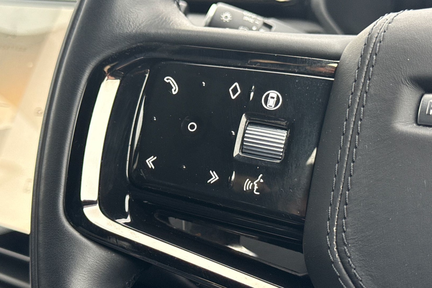 Used Land Rover Range Rover Velar 2024 for sale - 77199422: Photo 34