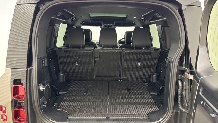 Used Land Rover Defender 110 2024 for sale - 77287193: Photo 10