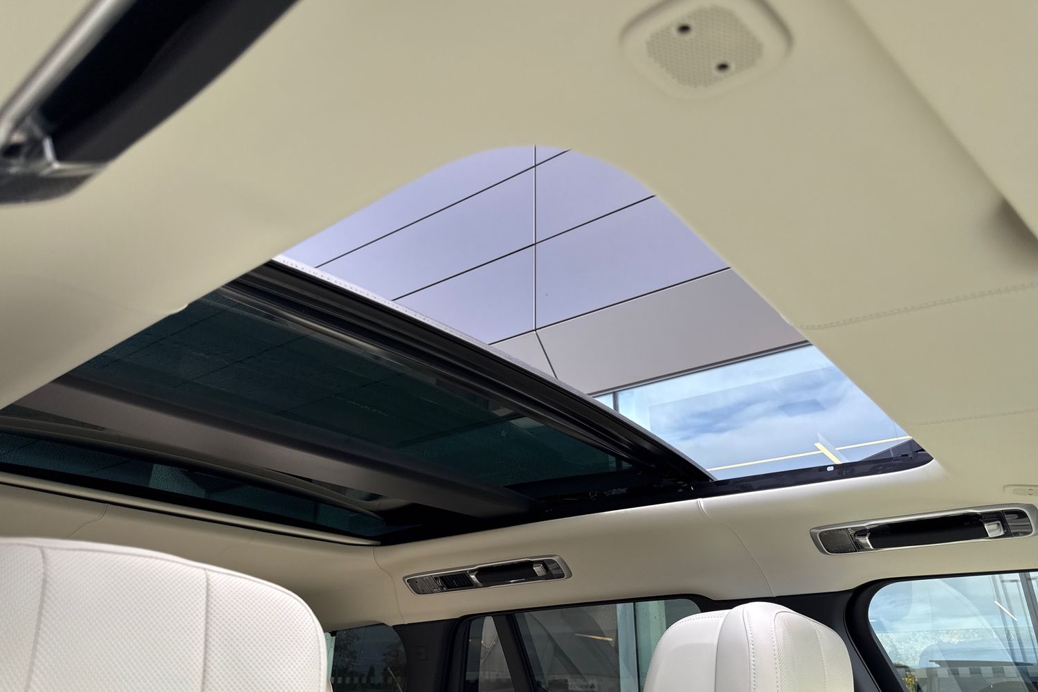 Used Land Rover Range Rover 2025 for sale - 76357630: Photo 33