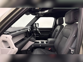 Used Land Rover Defender 2025 for sale - 78566604: Photo
