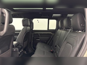 Used Land Rover Defender 2025 for sale - 78566604: Photo