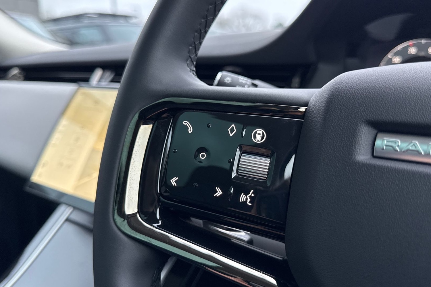 Used Land Rover Range Rover Evoque 2023 for sale - 76876041: Photo 32