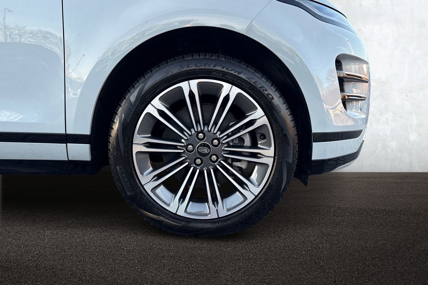 Used Land Rover Range Rover Evoque 2023 for sale - 76929162: Photo 8