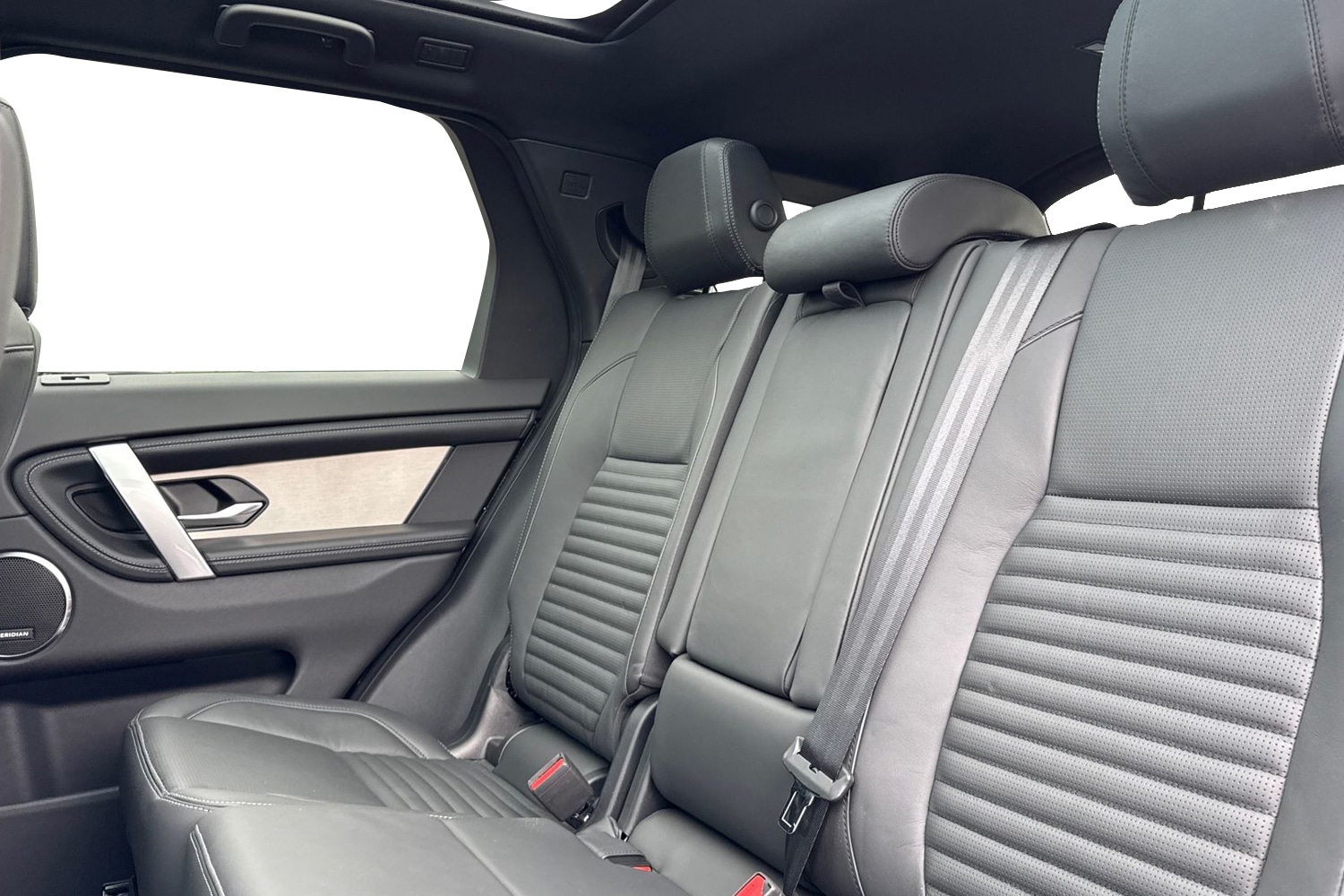 Used Land Rover Discovery Sport 2024 for sale - 76128622: Photo 4