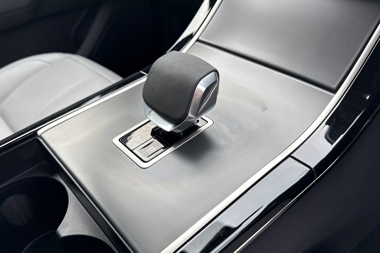 Used Land Rover Range Rover Velar 2023 for sale - 76836354: Photo 14