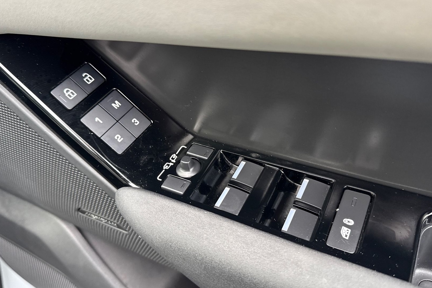 Used Land Rover Range Rover Velar 2023 for sale - 76836354: Photo 26