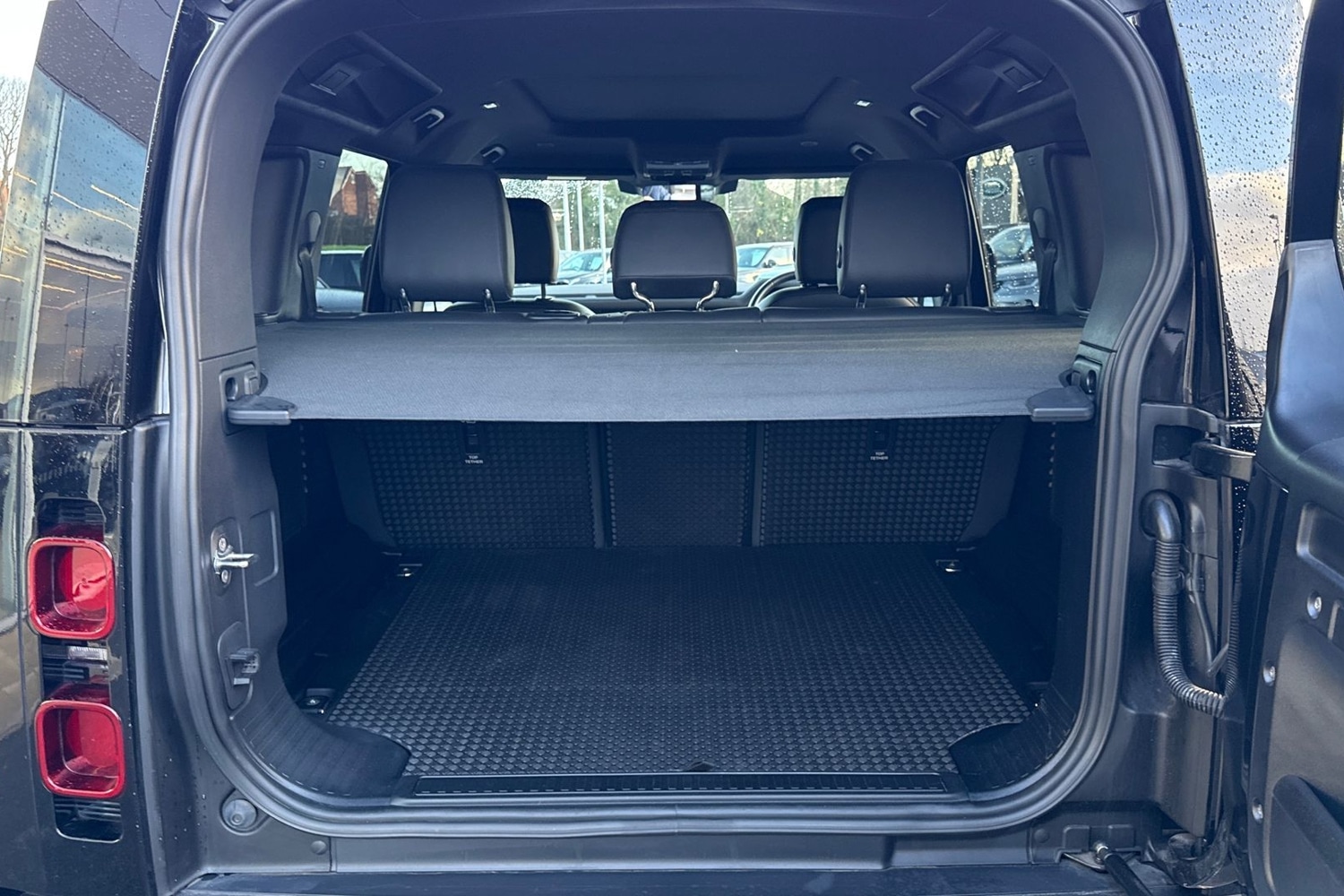 Used Land Rover Defender 2023 for sale - 76902634: Photo 11