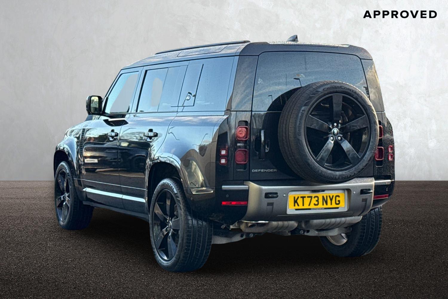 Used Land Rover Defender 2023 for sale - 76902634: Photo 2