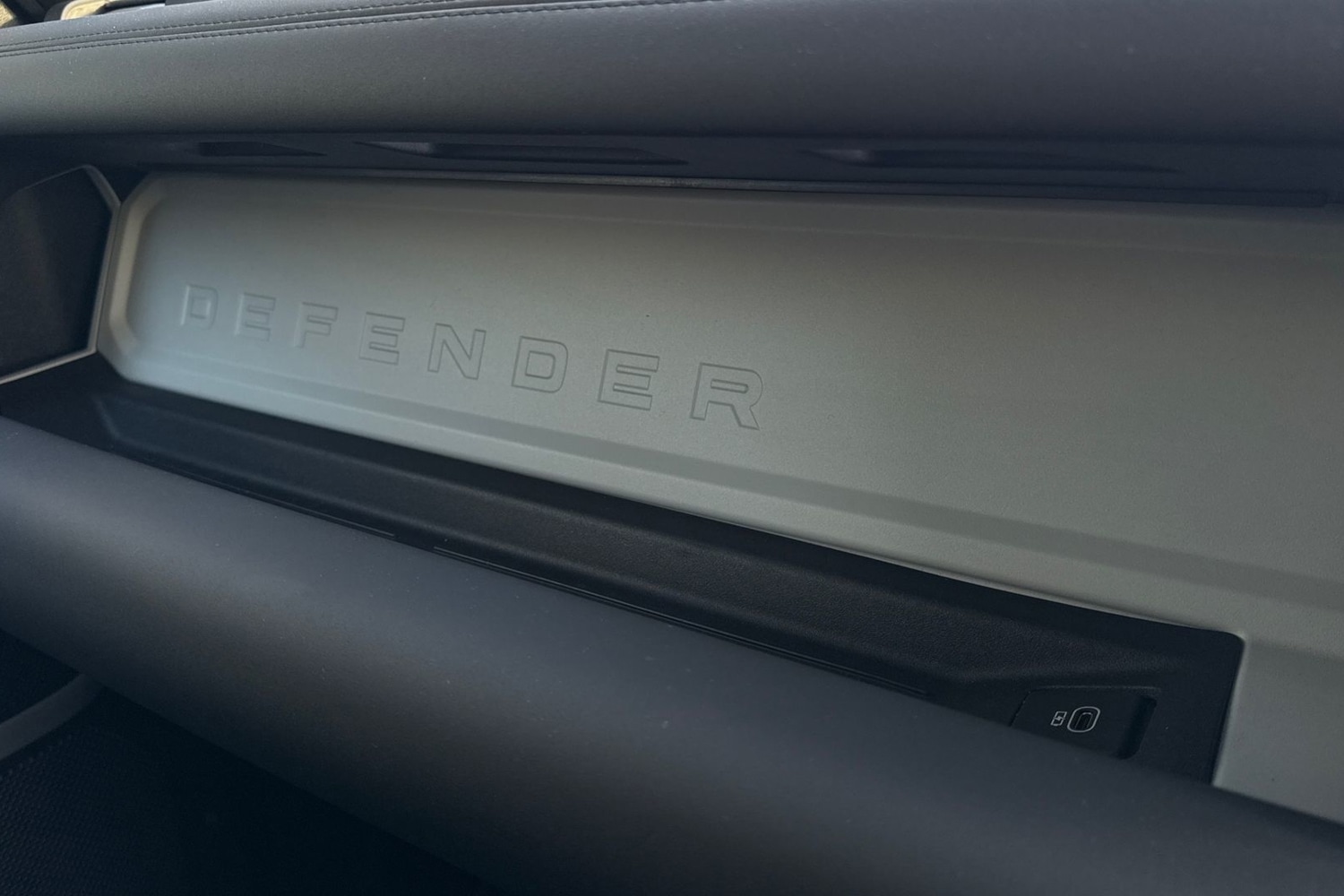 Used Land Rover Defender 2023 for sale - 76902634: Photo 45