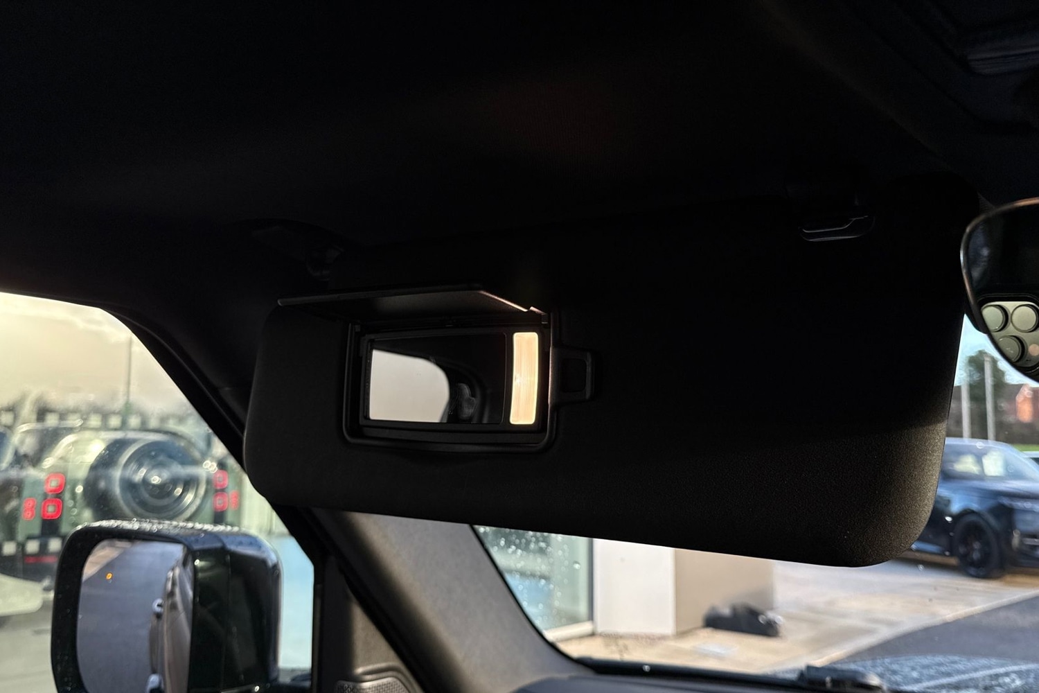 Used Land Rover Defender 2023 for sale - 76902634: Photo 50