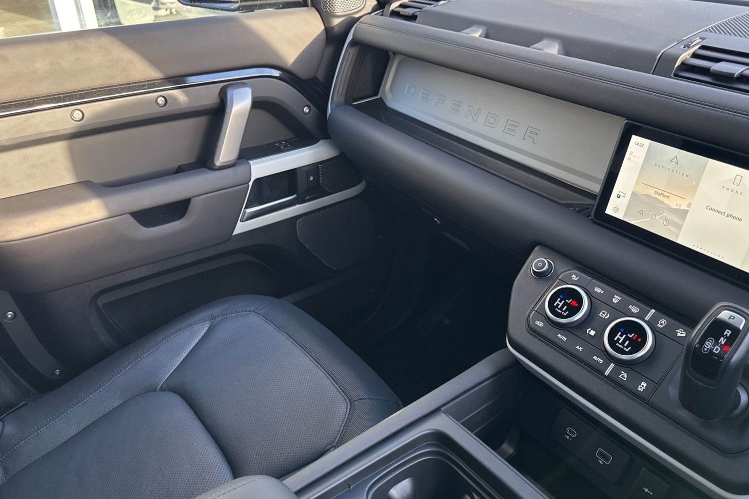 Used Land Rover Defender 2023 for sale - 76902634: Photo 51