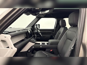 Used Land Rover Defender 110 2024 for sale - 78789733: Photo