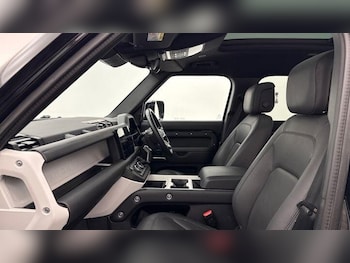Used Land Rover Defender 110 2025 for sale - 78532172: Photo