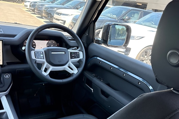Used Land Rover Defender 110 2025 for sale - 75179032: Photo 38