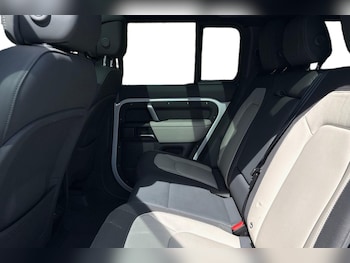 Used Land Rover Defender 110 2023 for sale - 79321246: Photo